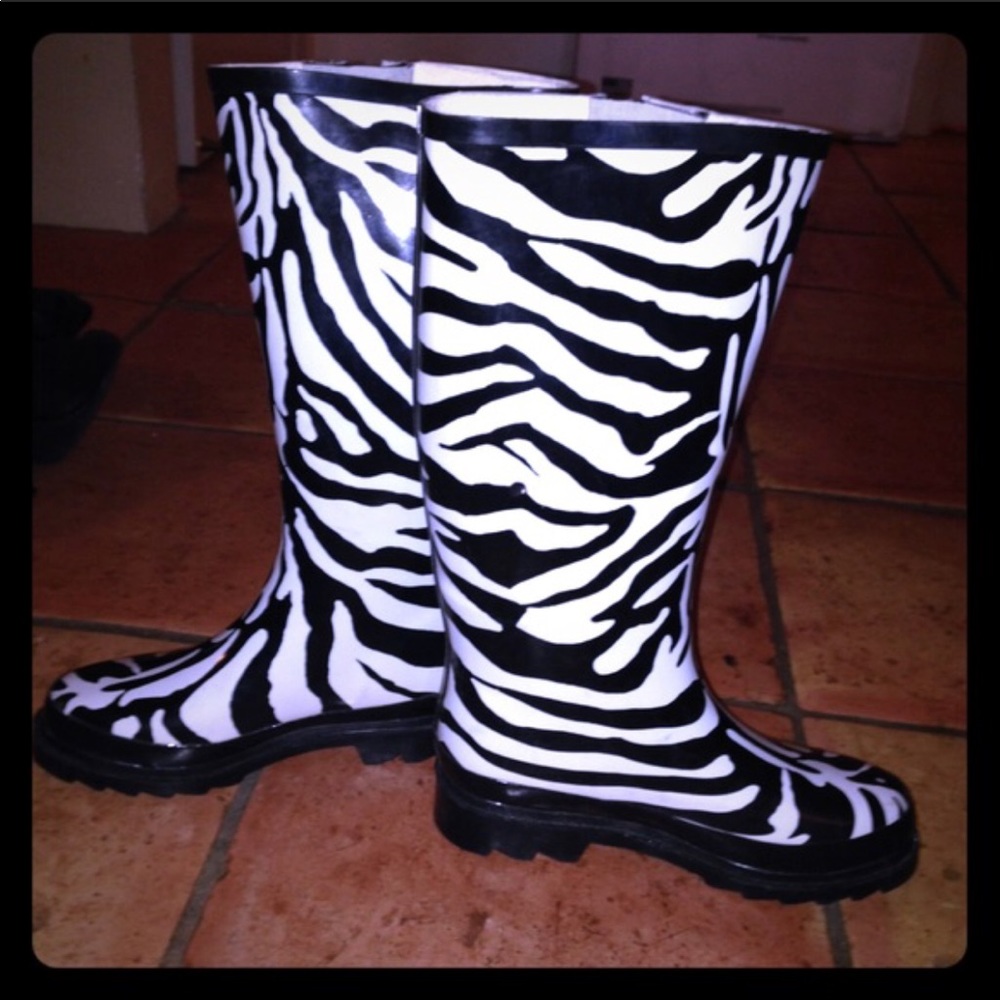 🚫SOLD🚫Rasolli Rain Boots